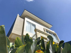 Villa La Buena Vida Modern Style